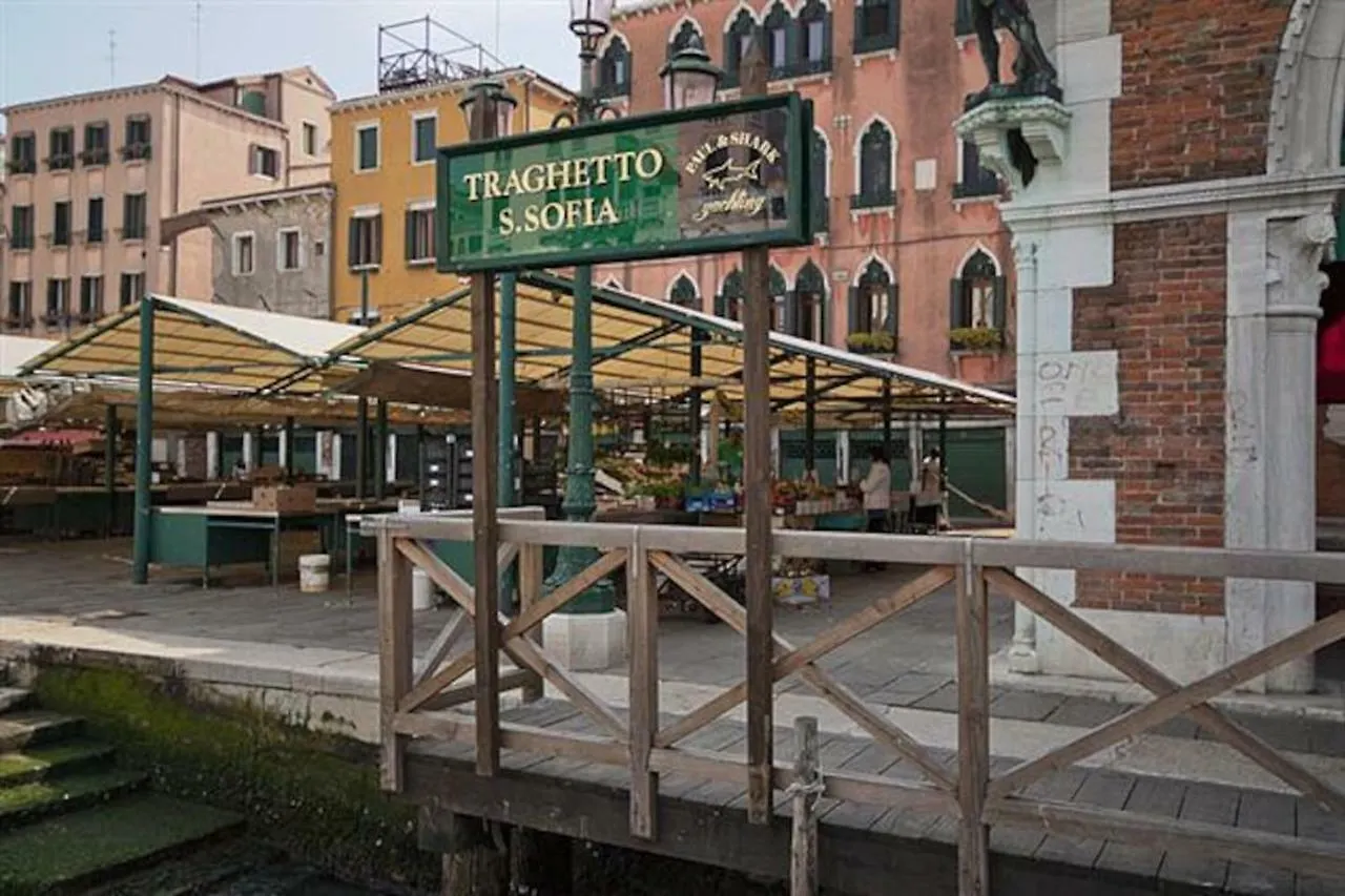Loft Overlooking The Grand Canal Venice Italy